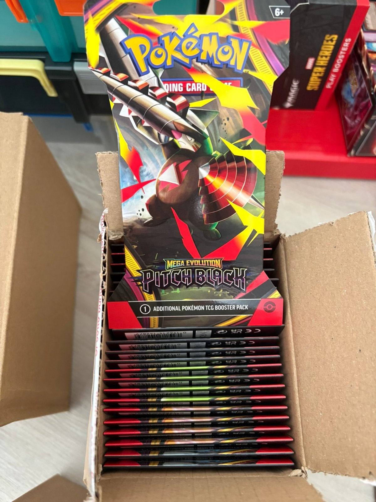 4x packs Pitch Black Sleeved Booster (english), Ophalen of Verzenden, Zo goed als nieuw, Booster