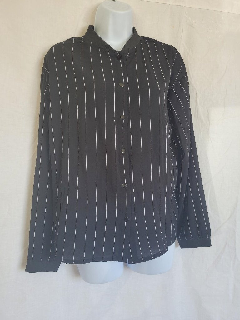 Nette zwarte blouse witte krijtstreep mt L merk Daphnea, ., Zwart, Maat 42/44 (L), Ophalen of Verzenden