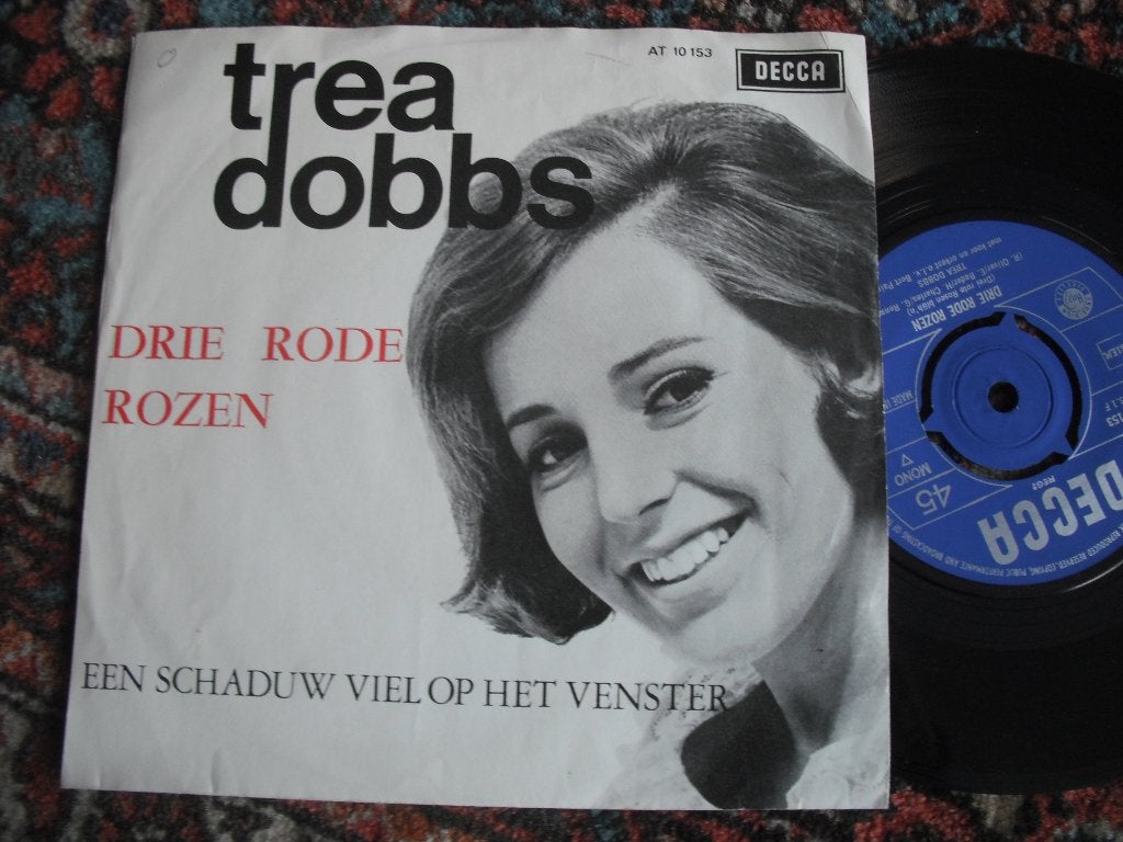 Trea Dobbs - Drie Rode Rozen., Cd's en Dvd's, Vinyl | Nederlandstalig, Ophalen of Verzenden, Zo goed als nieuw, 12 inch, Levenslied of Smartlap