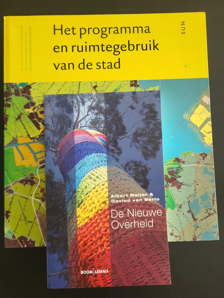2 boeken over stedenbouw en overheid, Ophalen, Zo goed als nieuw, Diverse auteurs, Albert Meijer & Davied van Berlo, Nederland