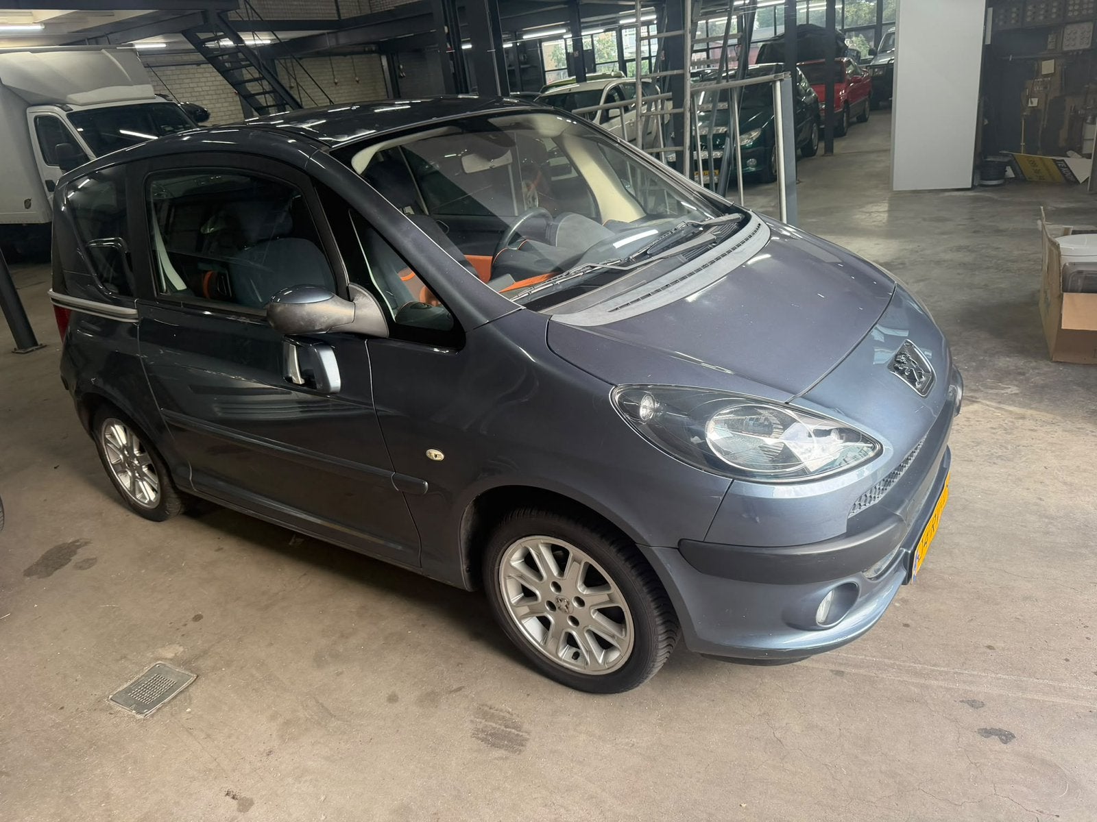 Peugeot 1007 1.6 16V Sporty autimaat 129000 km airco, Auto's, Zwart, 4 cilinders, 4 stoelen, Bedrijf