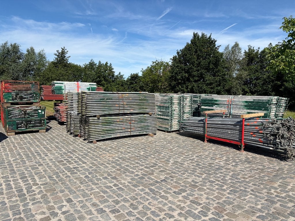 Layher Blitz steiger tot 1.880 m² complete partij +/- 26€/m2, Ophalen, Zo goed als nieuw, Overige typen, 5 meter of hoger