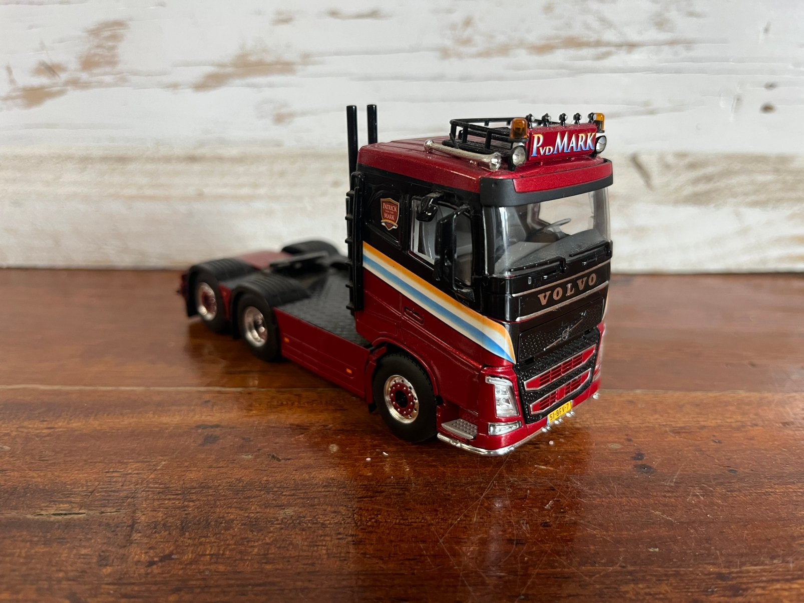 WSI schaalmodel Volvo FH4 van de mark, Hobby en Vrije tijd, Modelauto's | 1:50, Ophalen of Verzenden, Zo goed als nieuw, Bus of Vrachtwagen
