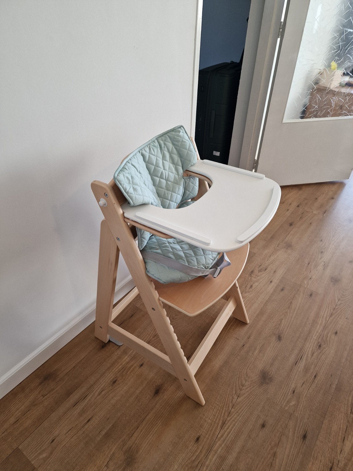 Roba Kinderstoel 2-in-1 met eetblad en kussen, Kinderen en Baby's, Kinderstoelen, Ophalen, Zo goed als nieuw, Meegroeistoel, Afneembaar eetblad