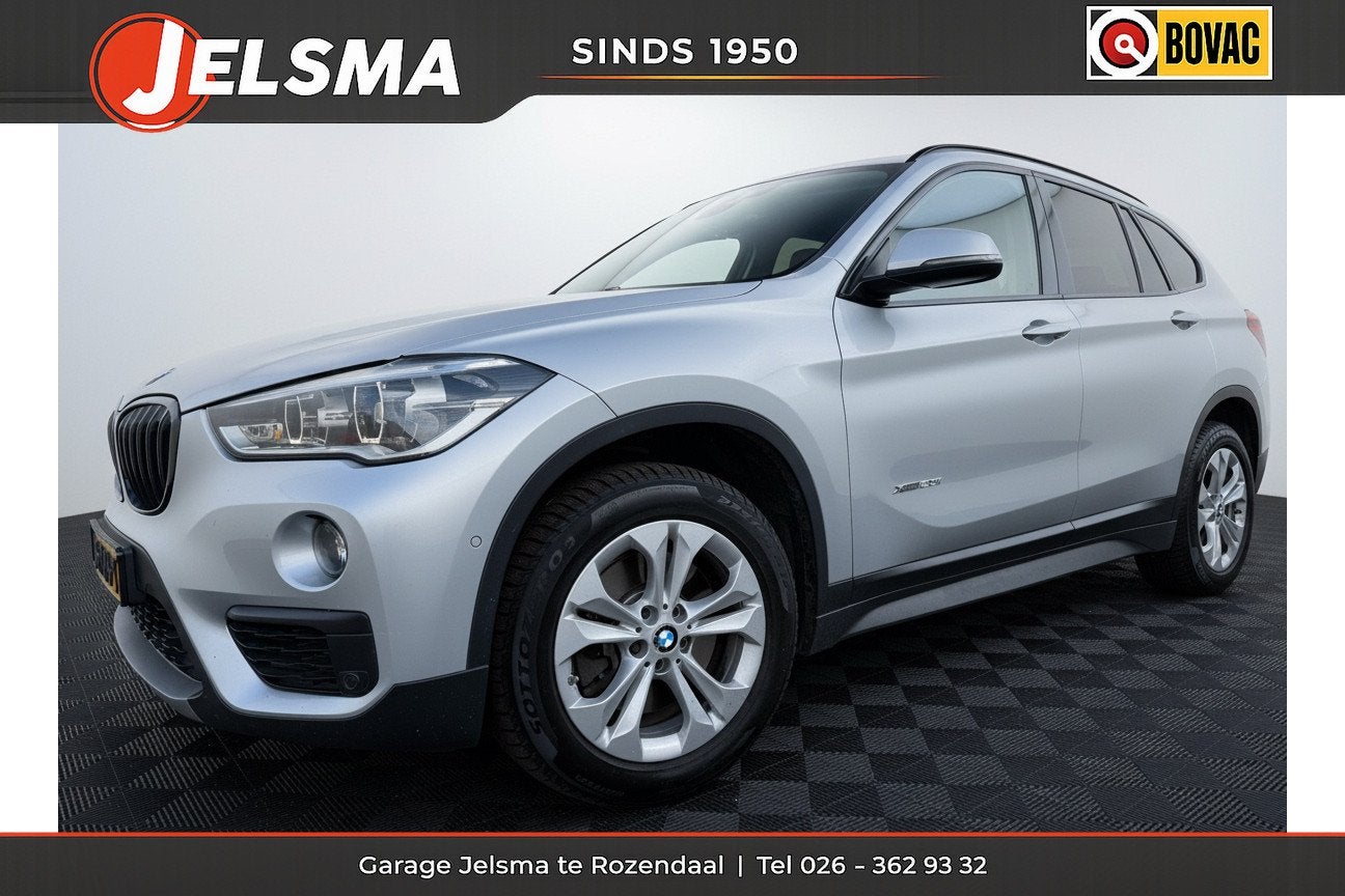 BMW X1 xDrive20i 192pk Executive Aut., Driving assist | Trek, Auto's, 1998 cc, Stof, Gebruikt, Euro 6