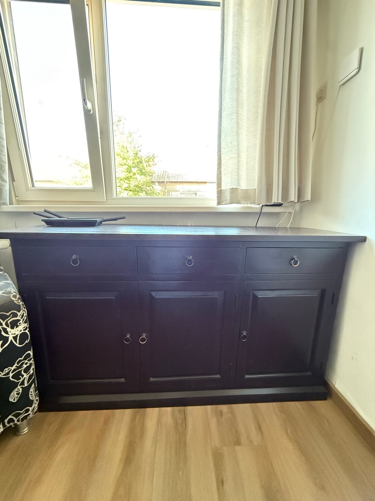 Massief hout donkerbruin dressoir met 3 lades en 3 deuren, Huis en Inrichting, Kasten | Dressoirs, Ophalen, Gebruikt, 150 tot 200 cm
