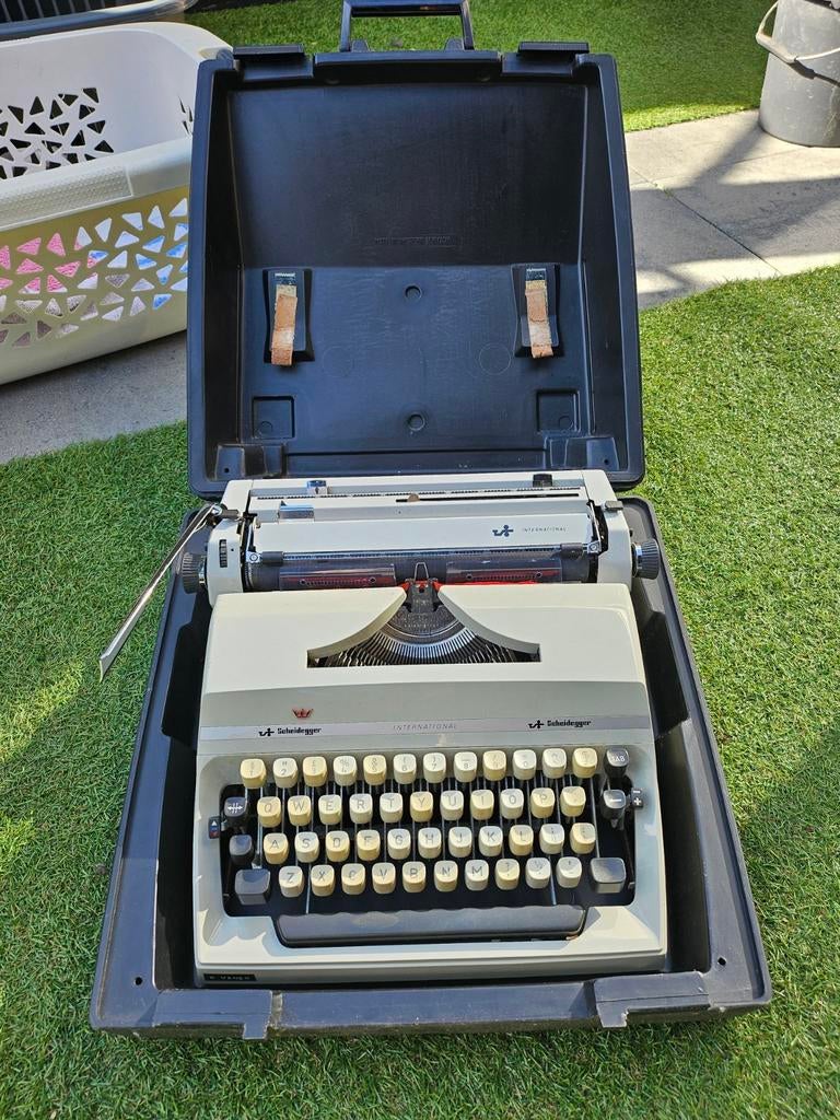 Zoldervondst vintage Scheidegger typemachine, Ophalen of Verzenden