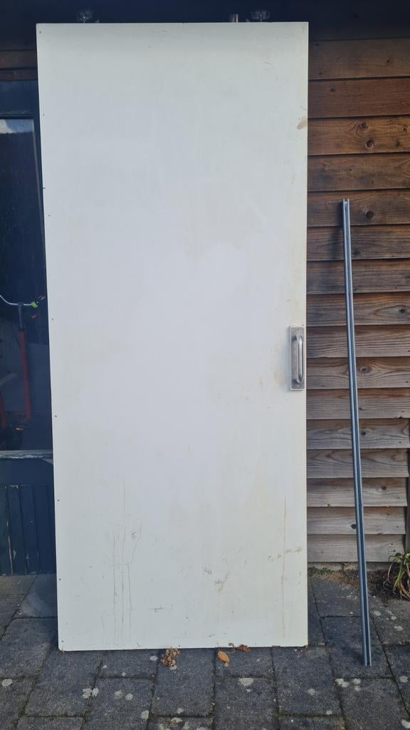 Massieve houten schuifdeur met rails en beugels, Doe-het-zelf en Verbouw, Deuren en Horren, Ophalen, Gebruikt, 80 tot 100 cm, Binnendeur