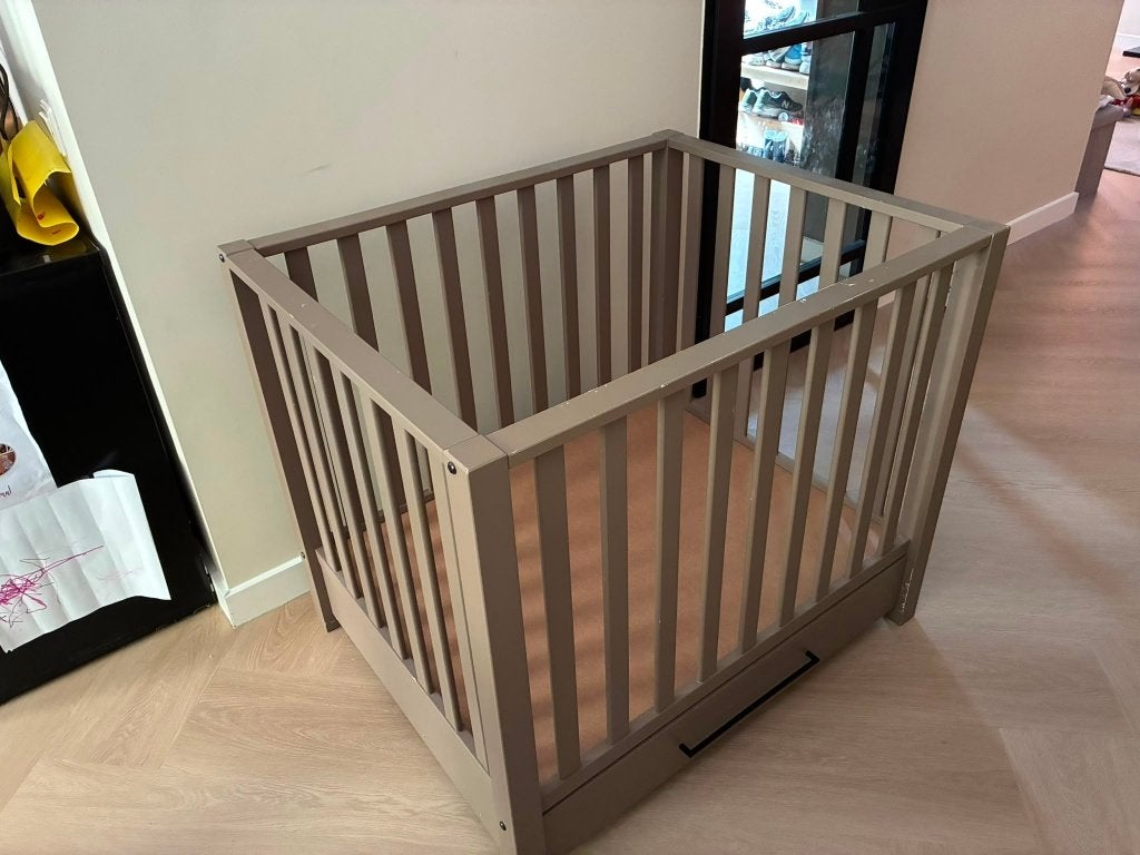 Baby box met lade taupe kleur, Kinderen en Baby's, Boxen, Ophalen, Gebruikt, Rechthoekig, Lade
