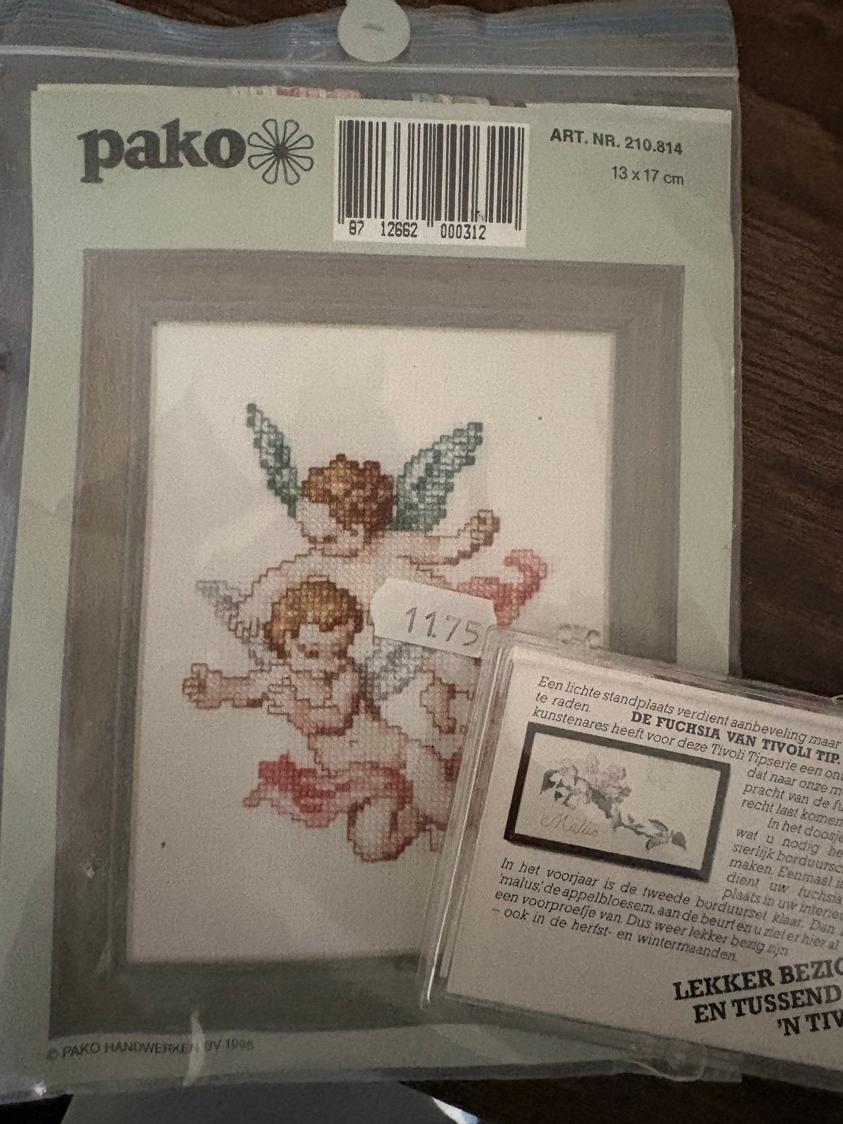 2 borduursetjes: Pako engeltjes & Tivoli Fuchsia, Ophalen of Verzenden, Gebruikt, Handborduren, Borduurpakket
