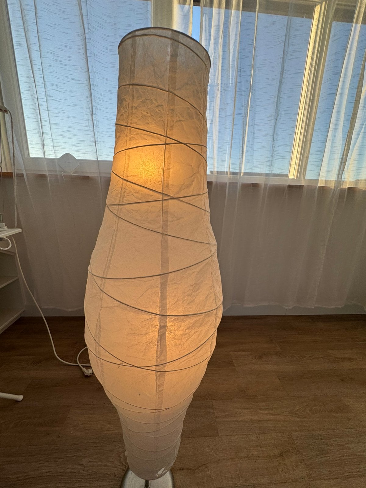 IKEA HOLMÖ vloerlamp - Met lichtbron (incl. lamp), Huis en Inrichting, Lampen | Vloerlampen, Ophalen, Gebruikt