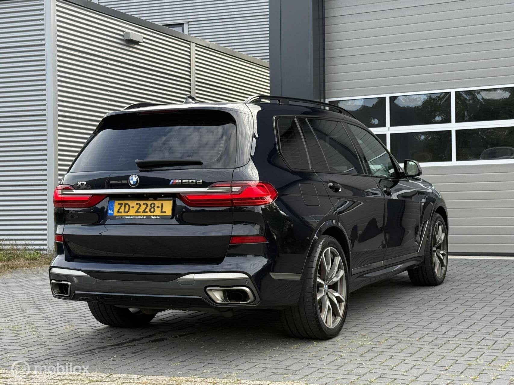 BMW X7 M50d 6p. 400PK Full Optie|Pano|Laser|Lucht|B&W|, Auto's, Euro 6, 2993 cc, Automatische klimaatregeling, Zwart