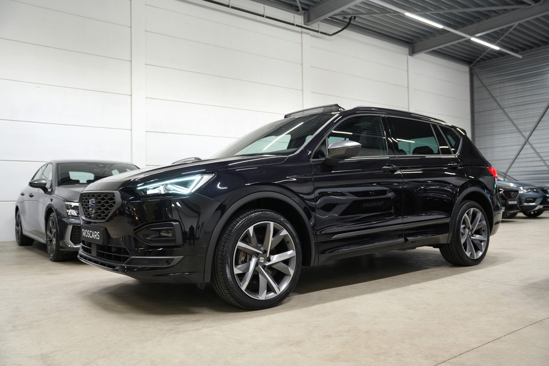 SEAT Tarraco 2.0 TSI 4DRIVE FR * Pano - Trekhaak - 360 Cam, Auto's, Seat, Automaat, Dealer onderhouden, Gebruikt, Leder en Stof