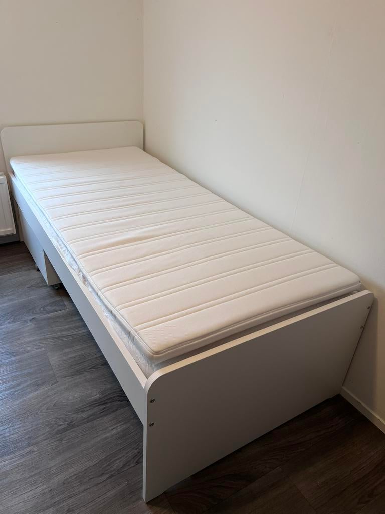 Ikea Släkt eenpersoons bed 90x200 incl topmatras + opbergbak, Ophalen, 90 cm, Eenpersoons, Wit