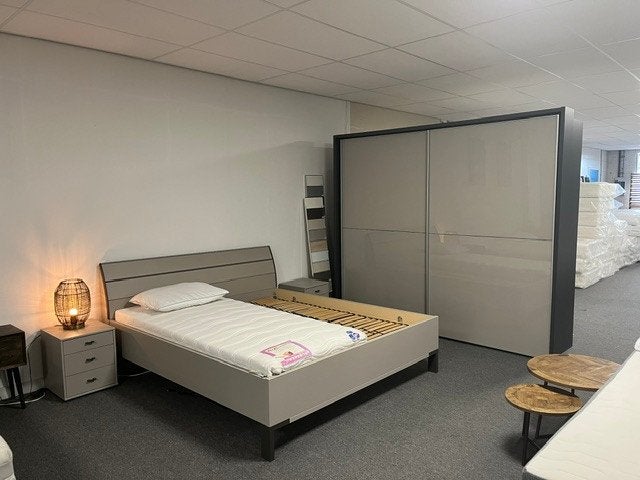 Schuifdeur linnenkast en ledikant, Ophalen, 200 cm of meer, 150 tot 200 cm, Nieuw