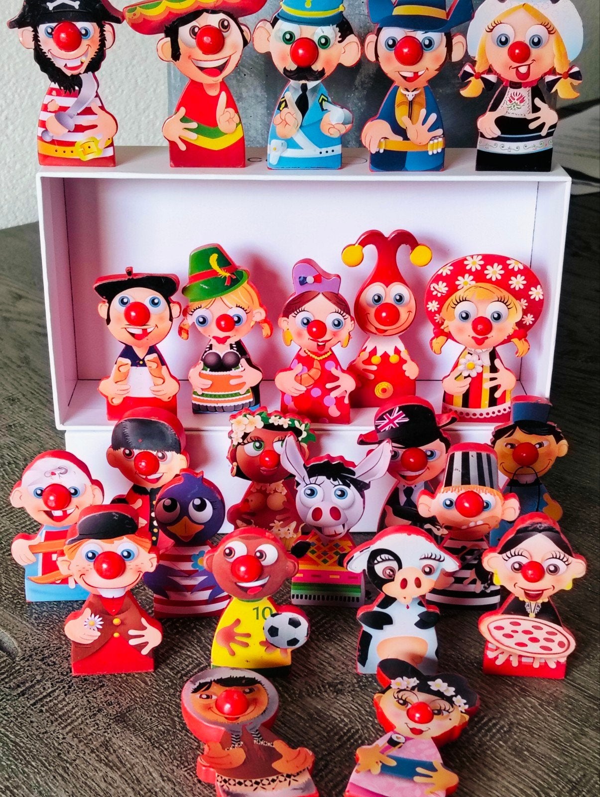 Efteling complete set Rode neuzen Carnaval Festival figuren, Verzamelen, Ophalen of Verzenden, Zo goed als nieuw, Beeldje of Poppetje