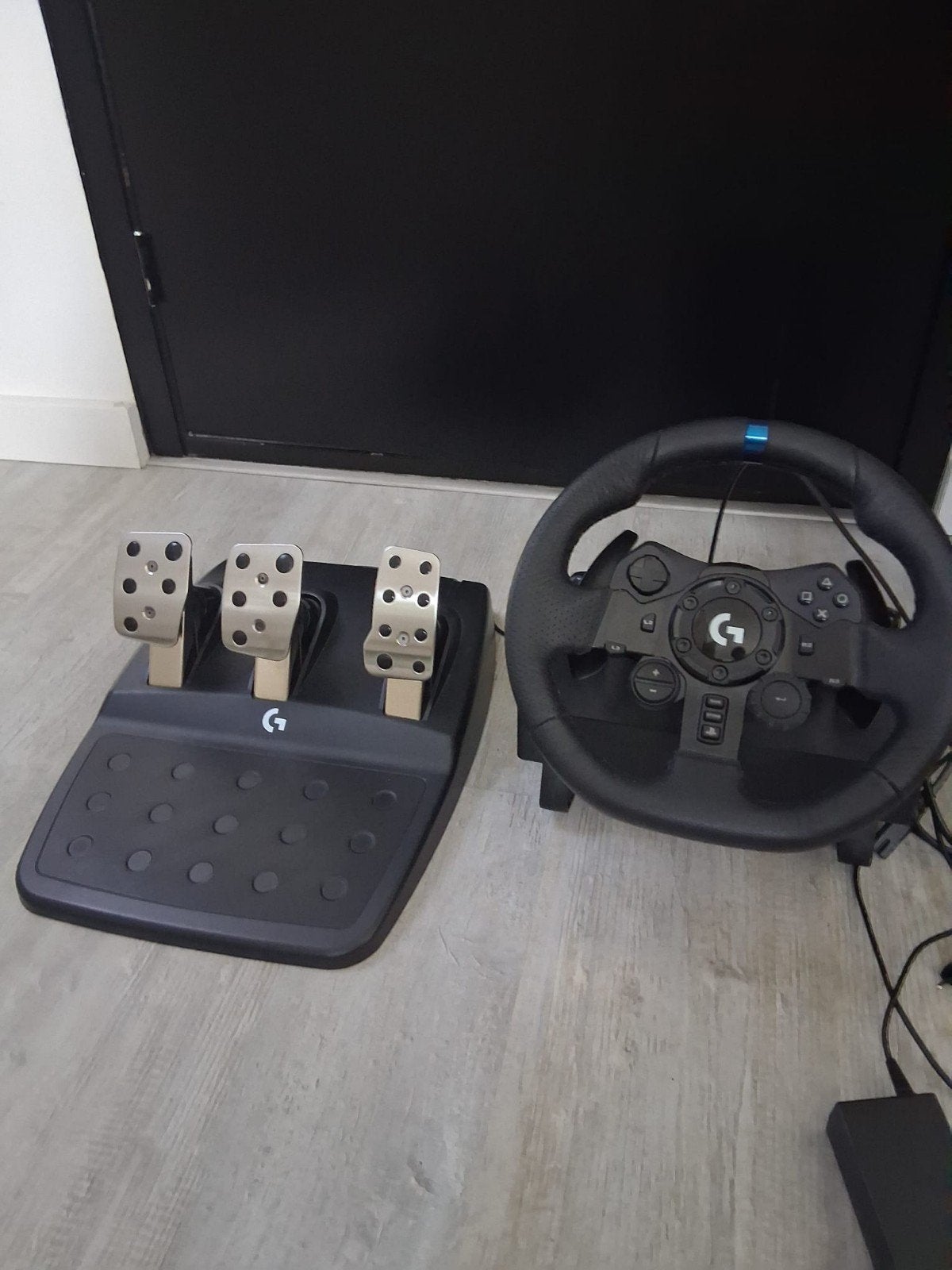 Logitech G923 Trueforce Racestuur met Pedalen - Complete Set, Spelcomputers en Games, Ophalen of Verzenden, Zo goed als nieuw