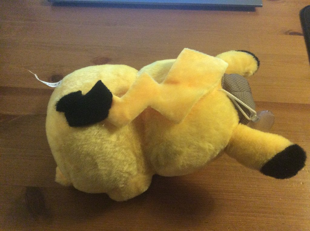 Detective Pikachu knuffel 20 cm, Pokémon, Ophalen of Verzenden, Geel, Overige typen