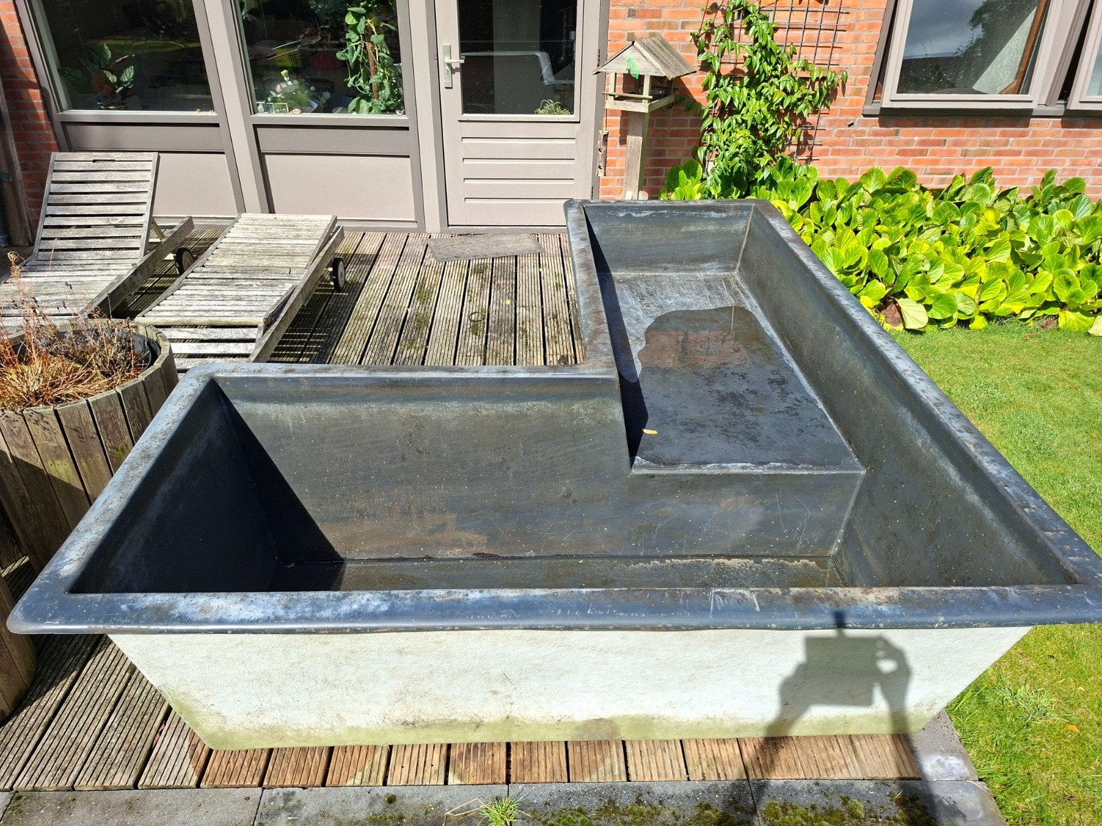 mooie grote vijverbak. polyester bak. l-vorm. Nette staat., Tuin en Terras, Vijvers, Ophalen, Zo goed als nieuw