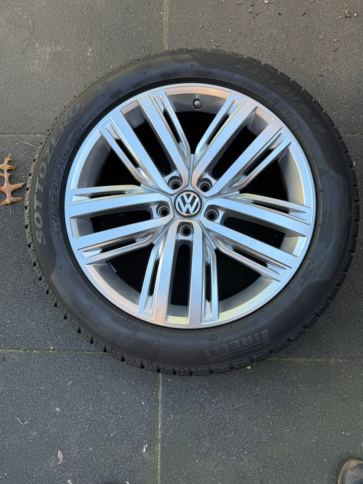 Originele 19 inch VW Tiguan Auckland met winterband, Auto-onderdelen, Banden en Velgen, Banden en Velgen, 235 mm, Zomerbanden