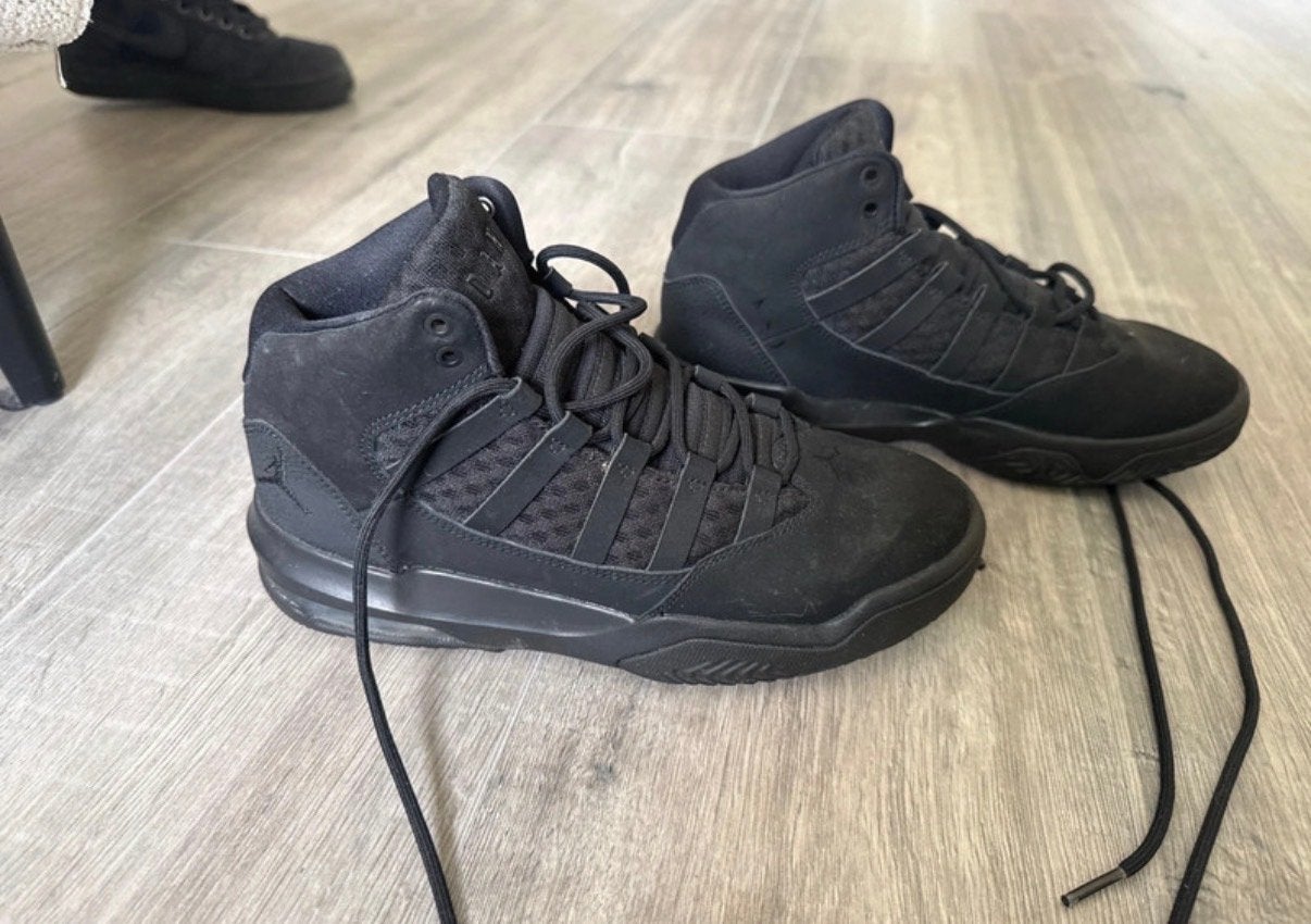 Nike Jordan sneakers maat 37,5 - Weinig gedragen, Ophalen of Verzenden, Zo goed als nieuw, Zwart, Sneakers of Gympen
