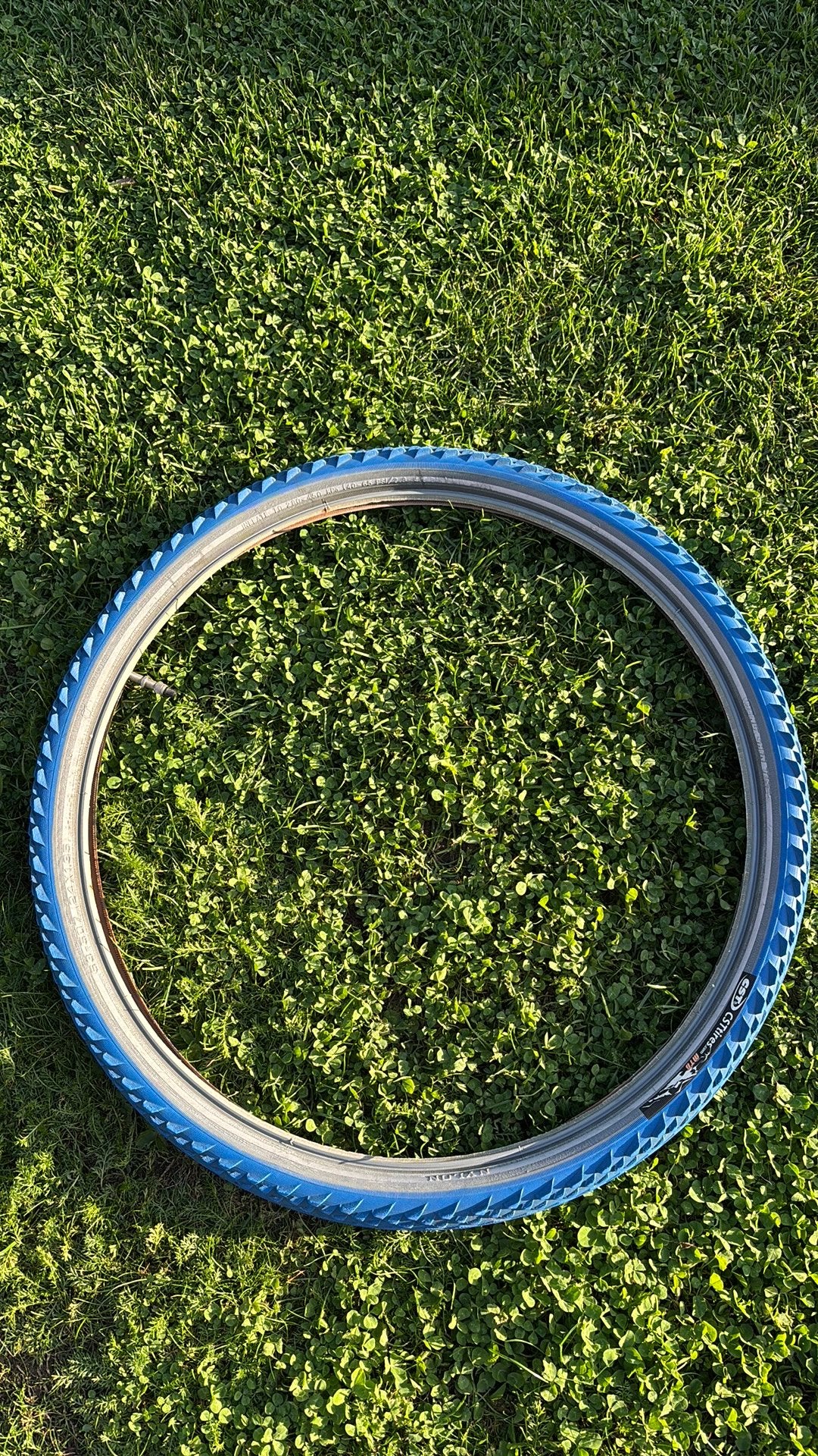 Blauwe buitenband 24 inch - Batavus Snake, Gebruikt, Band, Kinderfiets, Ophalen of Verzenden
