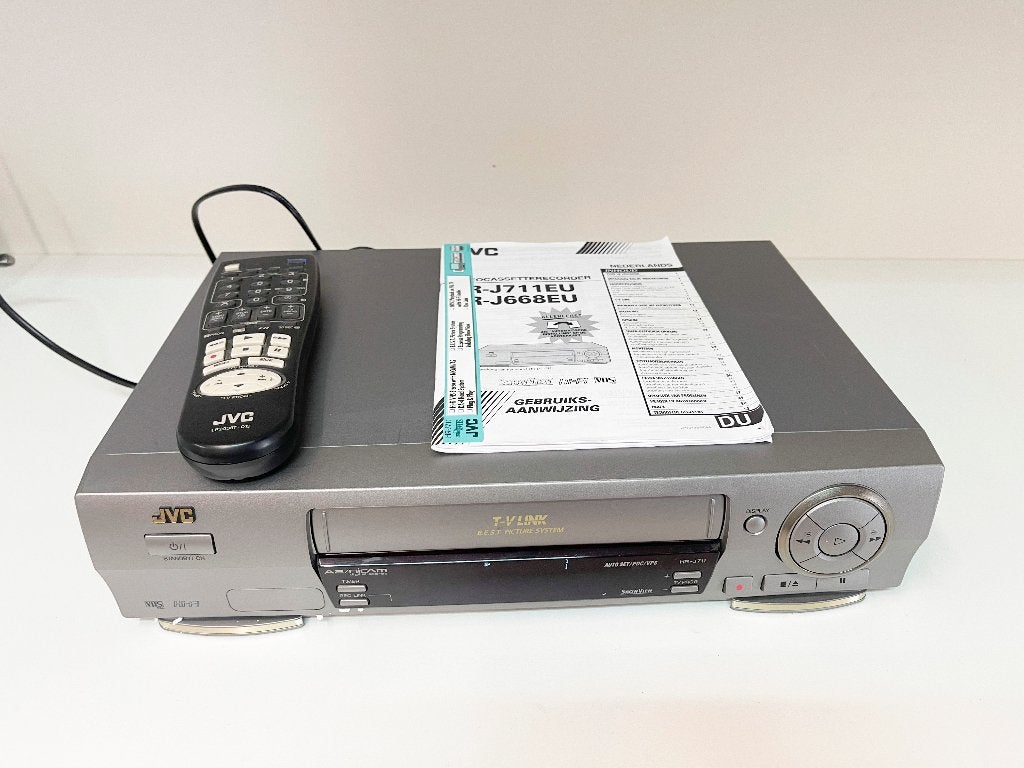 JVC HR-J711EU VHS Hi-Fi videorecorder + afstandbediening, Jvc, N, Ophalen of Verzenden, VHS-speler of -recorder