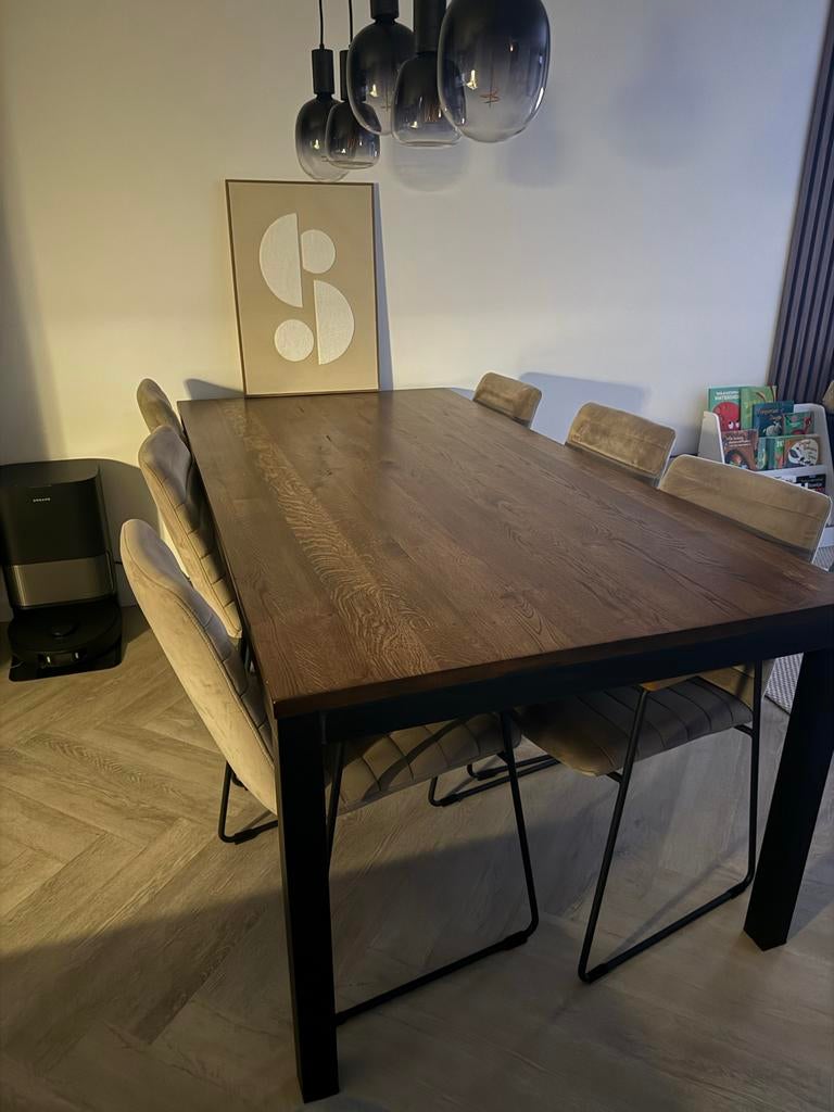Goossens Eettafel Max Walnootkleurig, Huis en Inrichting, Tafels | Eettafels, Ophalen, 50 tot 100 cm, Zo goed als nieuw, Vijf personen of meer