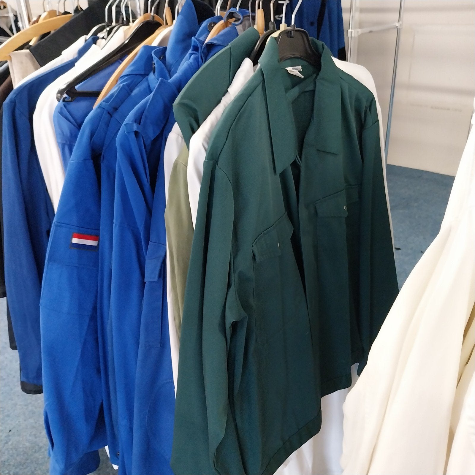 werkkleding,  werkdagen, stofmasker,overjas,wit,blauw,groen, Ophalen, Gedragen