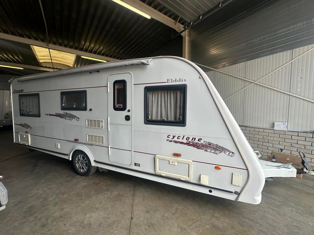 Eldiss 530 met enkele bedden,mover,zakluifel, Elddis, Schokbreker, Bedrijf, 5 tot 6 meter