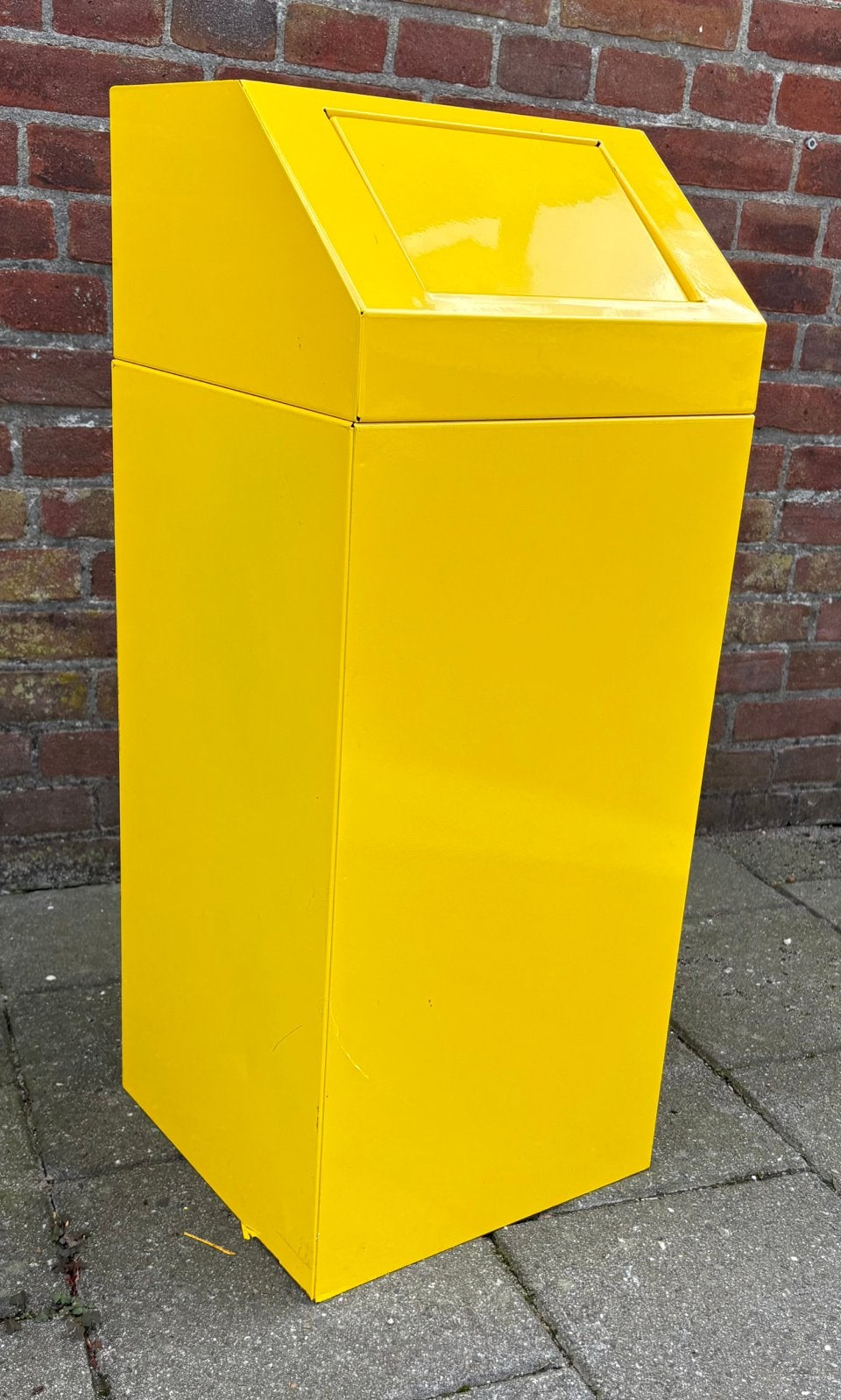 Zware kwaliteit gele vuilnisbak, 40 liter of meer, Ophalen, Zo goed als nieuw