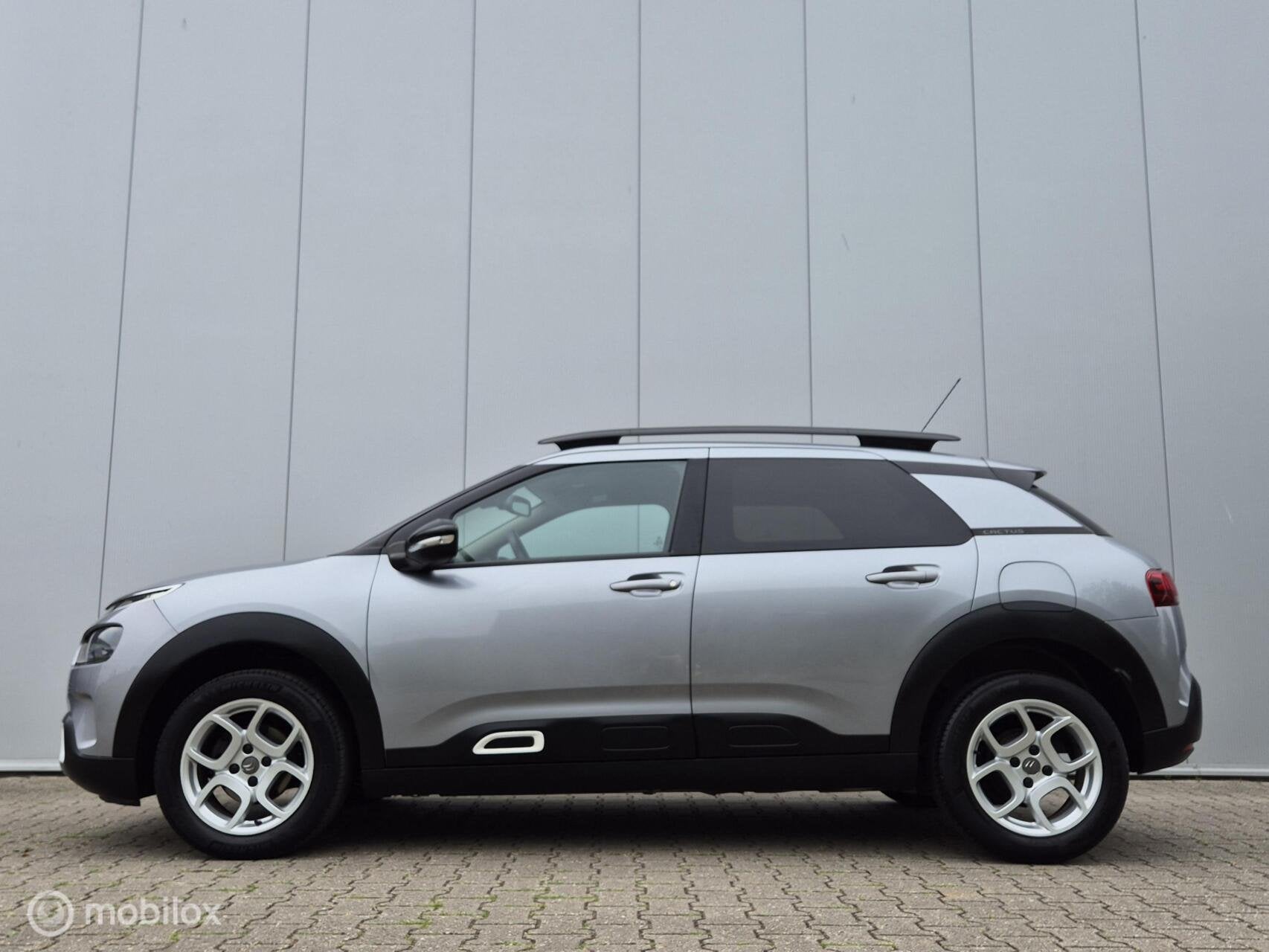 CITROEN C4 CACTUS 1.2 PURETECH SHINE/STOELVERWARMING/CAMERA/, Voorwielaandrijving, Dealer onderhouden, Gebruikt, Euro 6