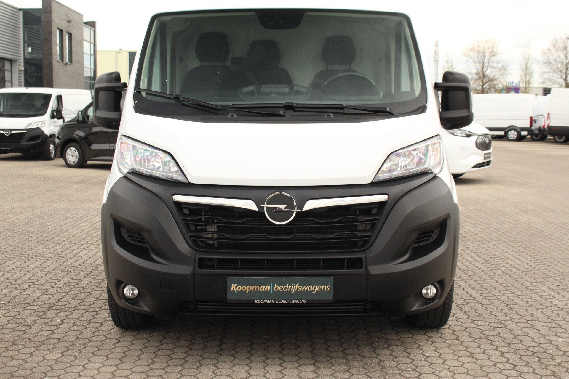 Opel Movano 2.2D 140pk L1H1 3.5t | Cruise | Carplay/Android, Auto's, Voorwielaandrijving, Gebruikt, 4 cilinders, 1905 kg