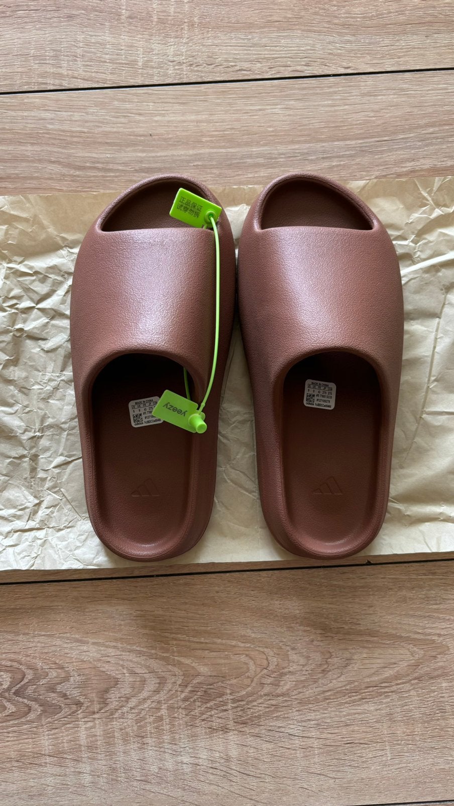 Adidas yeezy slide maat 43, Ophalen of Verzenden, Nieuw, Slippers