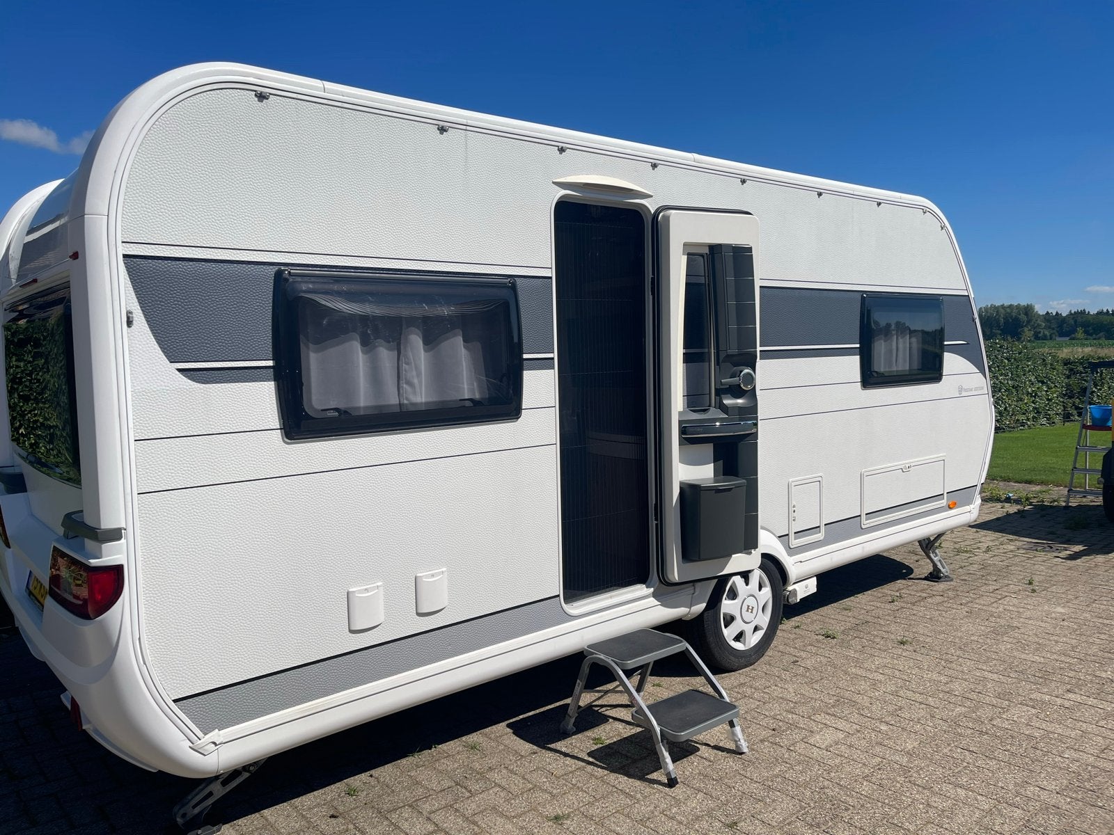 Luxe Hobby 540 Freistaat Edition Caravan complete uitrusting, Caravans en Kamperen, Caravans, Particulier, tot en met 4, 1250 - 1500 kg