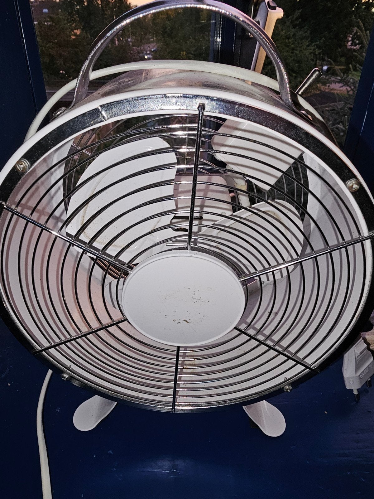 witte metalen ventilator, Ophalen of Verzenden, Zo goed als nieuw, Statiefventilator