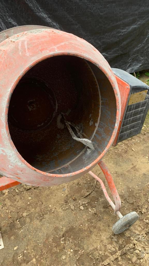 Betonmolen te huur, Ophalen, Gebruikt