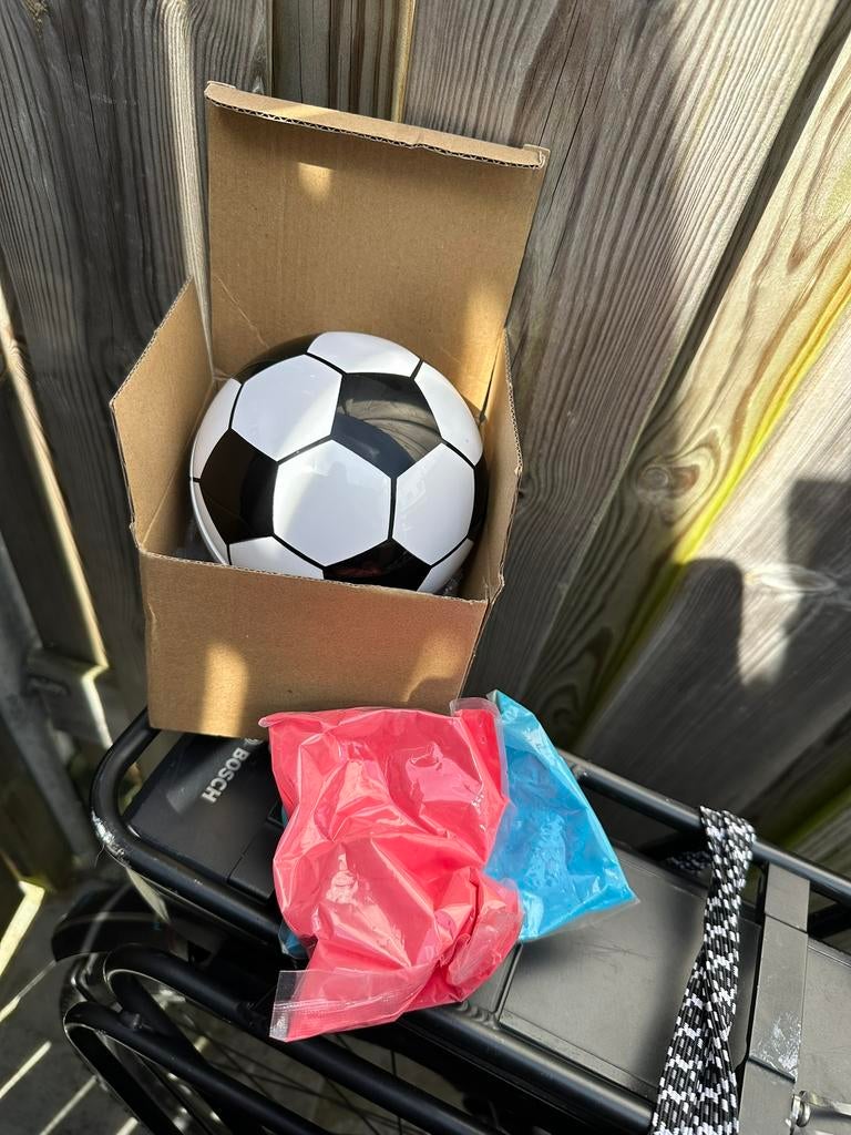 Nieuwe gender reveal voetballen met vulling, Hobby en Vrije tijd, Feestartikelen, Ophalen of Verzenden, Zo goed als nieuw, Versiering