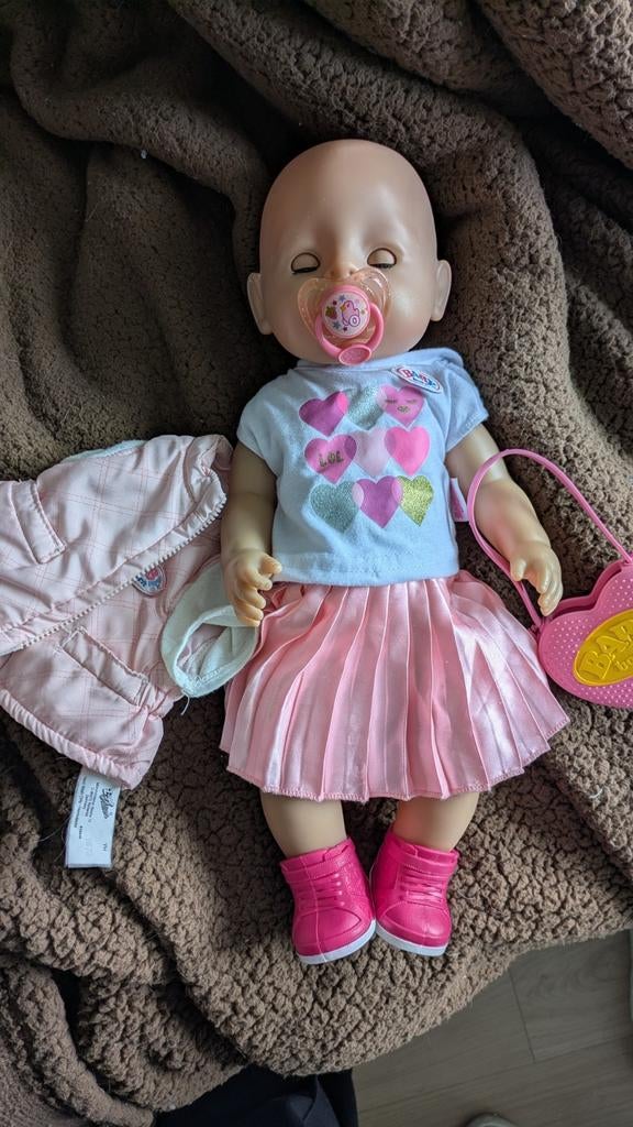 Baby Born pop met accessoires en kleding, Ophalen, Gebruikt, Babypop