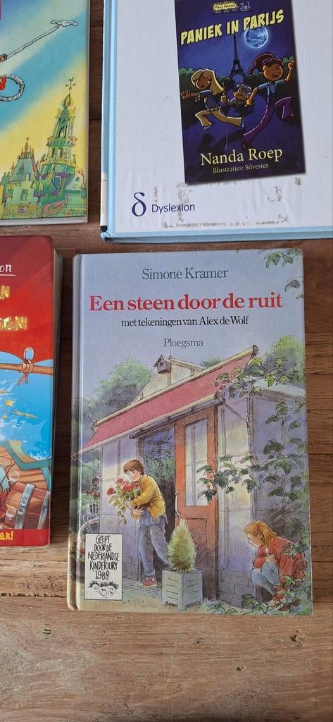 Een steen door de ruit - Simone Kramer, Ophalen of Verzenden