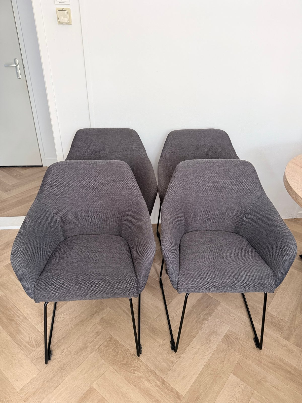 4x IKEA TOSSBERG Eetkamerstoel - Donkergrijs, Huis en Inrichting, Stoelen, Ophalen, Zo goed als nieuw, Metaal, Grijs