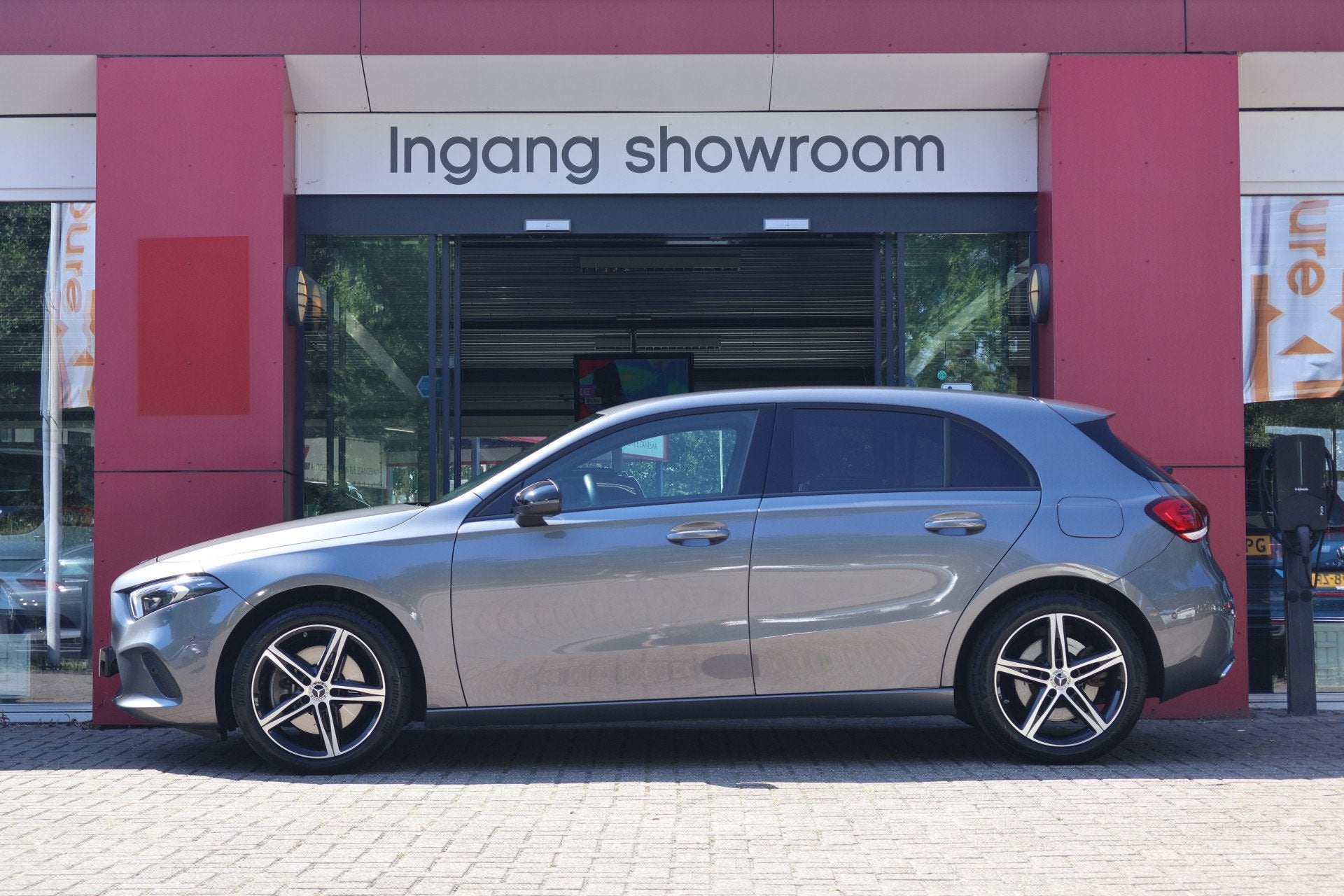 Mercedes-Benz A-Klasse 250 e Business Line | WideScreen | Di, Dealer onderhouden, Gebruikt, 4 cilinders, Leder en Stof