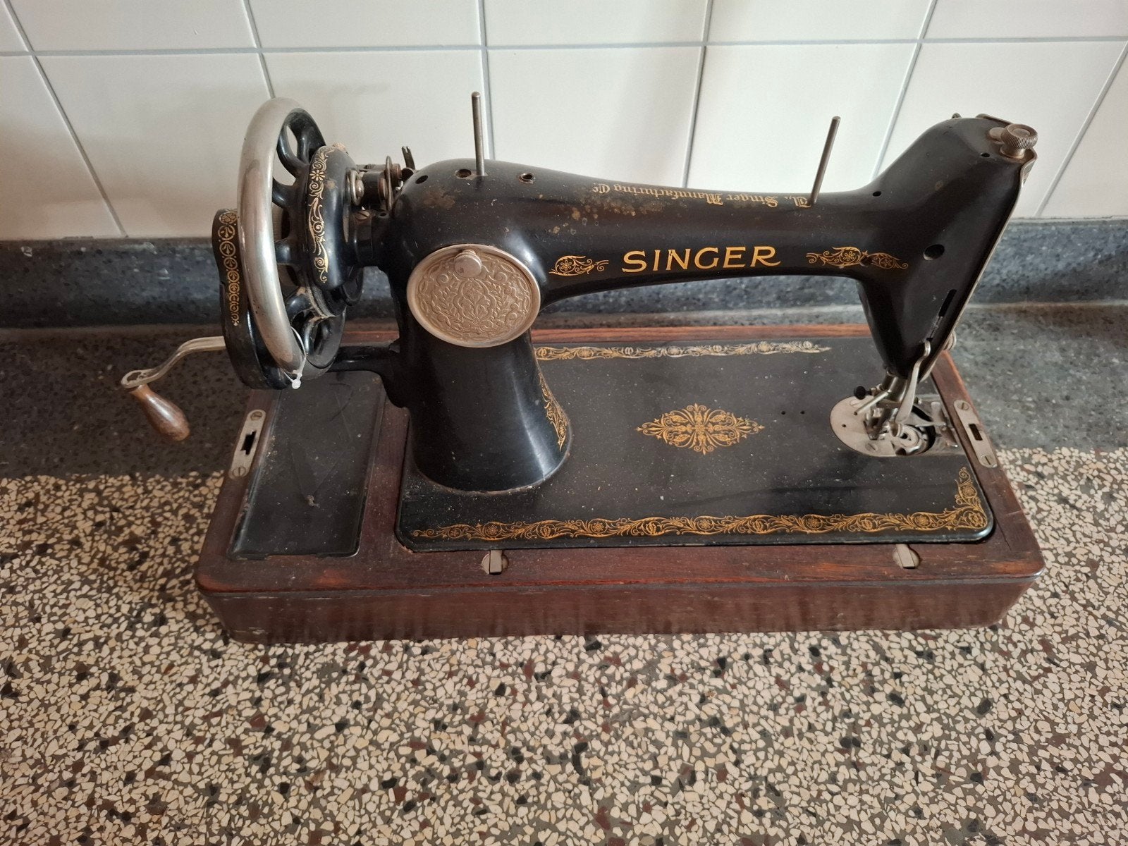 Antieke Singer Naaimachine met Houten Onderstel, Ophalen of Verzenden