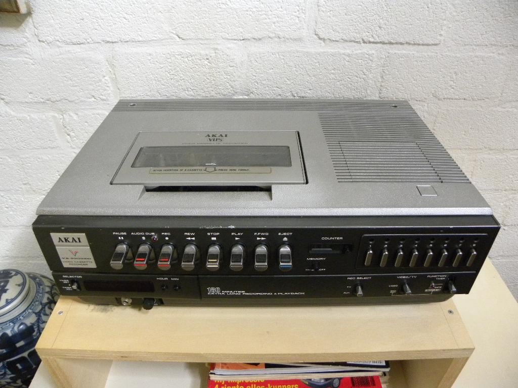 Akai VS 9300 EG VHS Video Recorder, Ophalen of Verzenden, Gebruikt, VHS-speler of -recorder