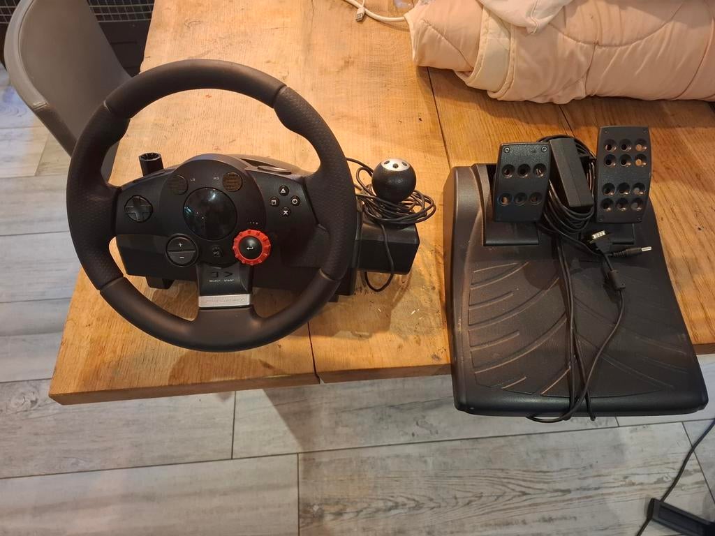 Logitech Driving Force GT Racestuur met Pedalen, Ophalen, Racestuur, Gebruikt, Force feedback