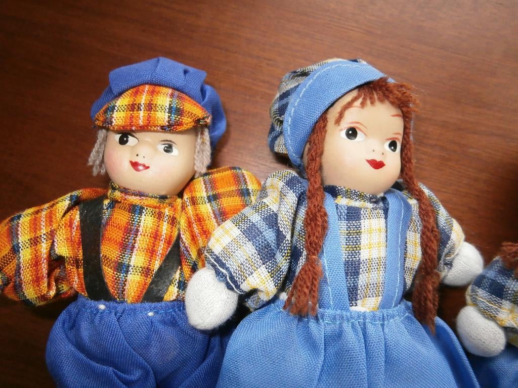 Popjes in typische klederdracht, Verzamelen, Poppetjes en Figuurtjes, Verzenden, Nieuw