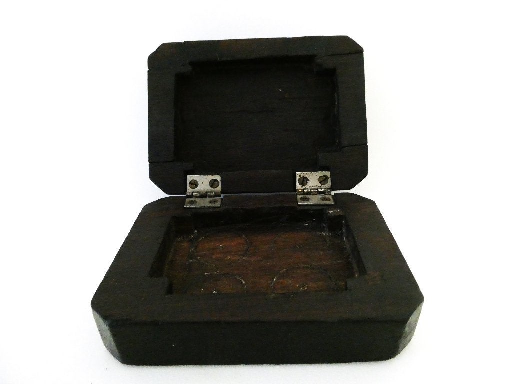 Oud houten kistje met de letters FLM, Ophalen of Verzenden