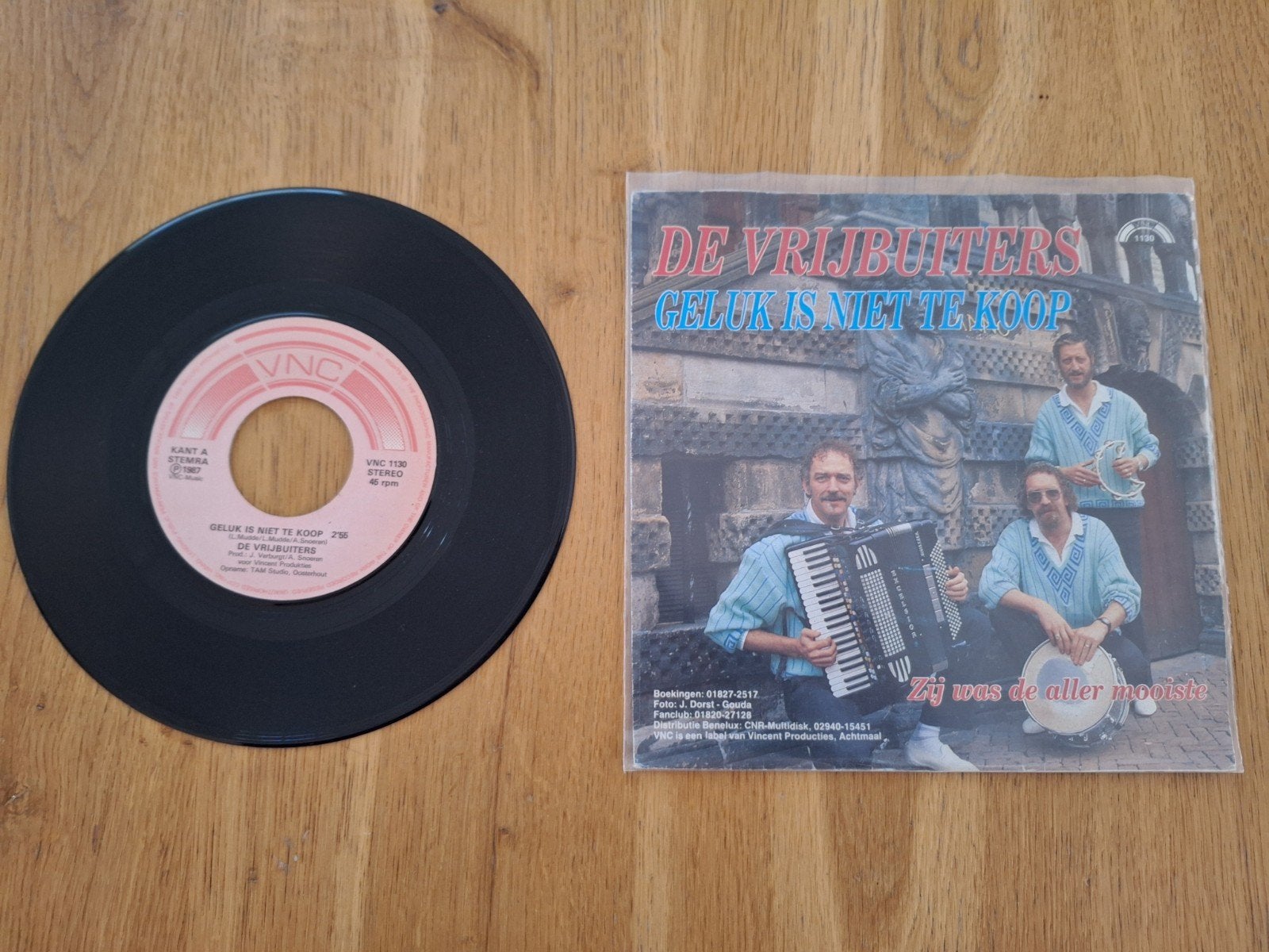 De Vrijbuiters - Geluk is niet te koop, Cd's en Dvd's, Vinyl | Nederlandstalig, Ophalen, Gebruikt, Overige formaten, Levenslied of Smartlap