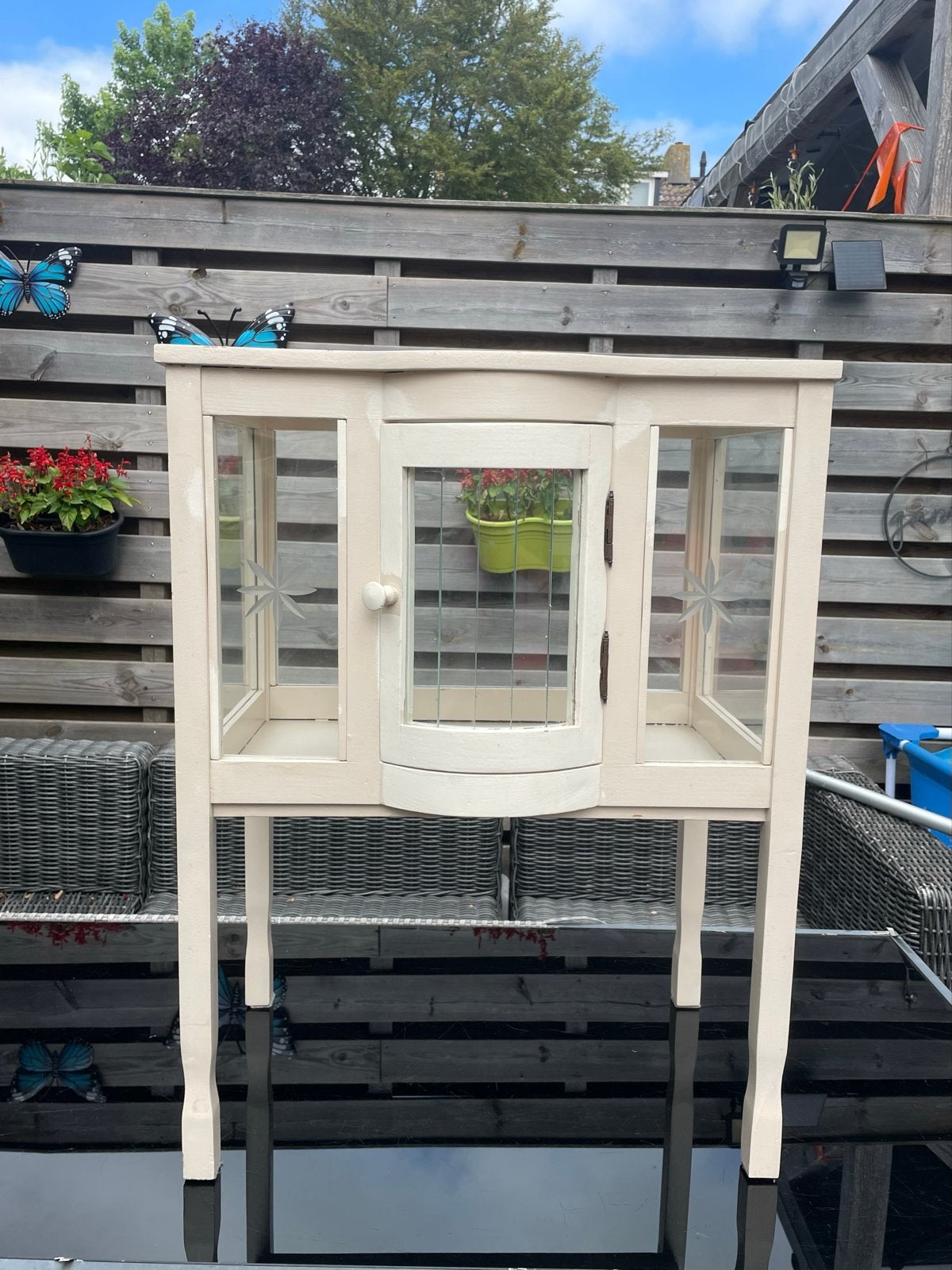 Vintage theekastje jaren '50 met gegraveerd glas, Antiek en Kunst, Curiosa en Brocante, Ophalen