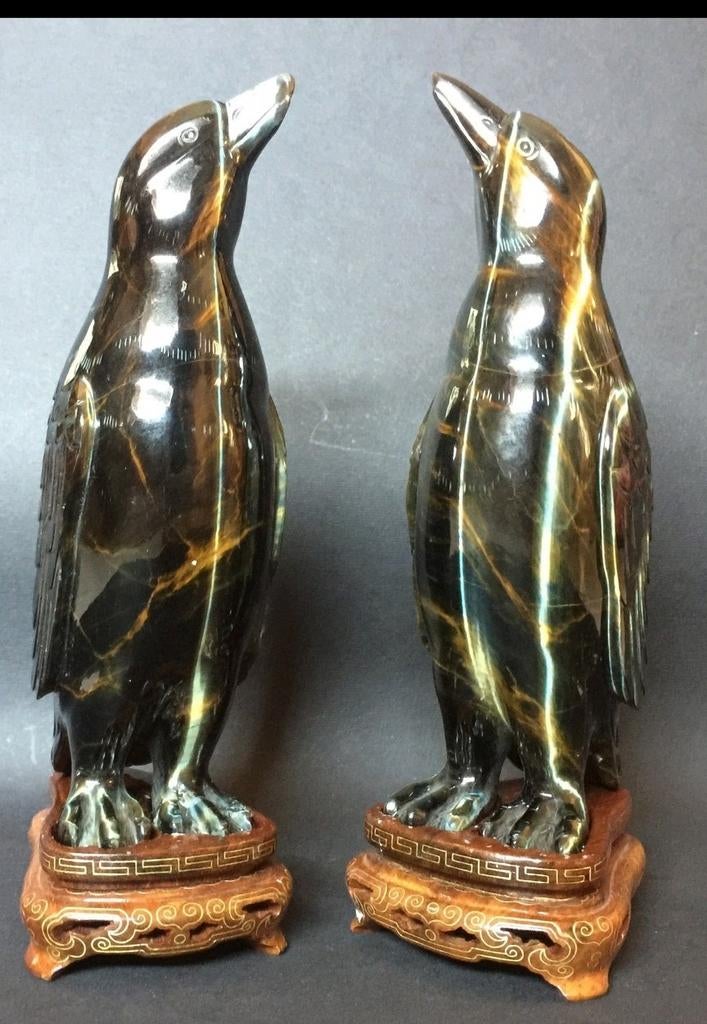 Twee blauwgrijze tiger eye sculpturen - China, Blauw, Ophalen of Verzenden, 20 - 50 cm, Steen of Keramiek